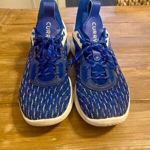 Curry size 11 Basketball shoes